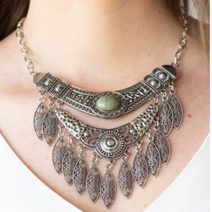 ISLAND Queen RED Necklace